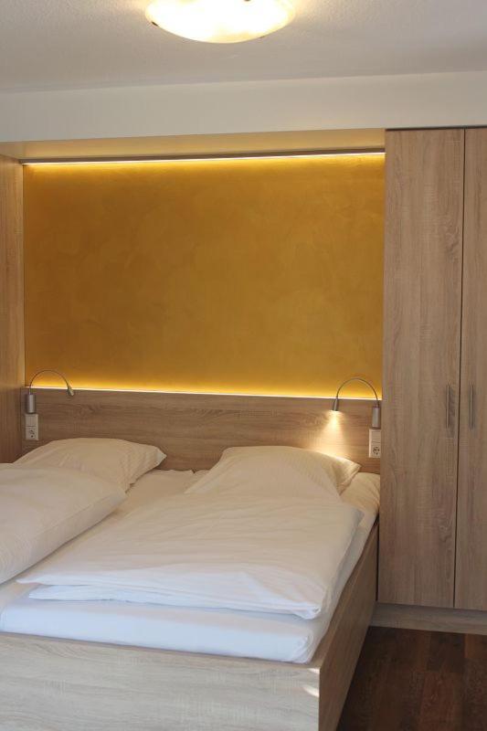 ויננדן Burghotel Schoene Aussicht Bauer Gmbh מראה חיצוני תמונה