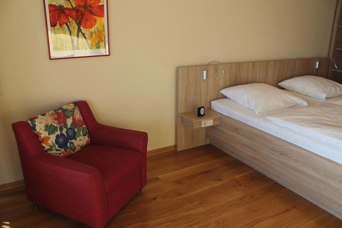 ויננדן Burghotel Schoene Aussicht Bauer Gmbh מראה חיצוני תמונה